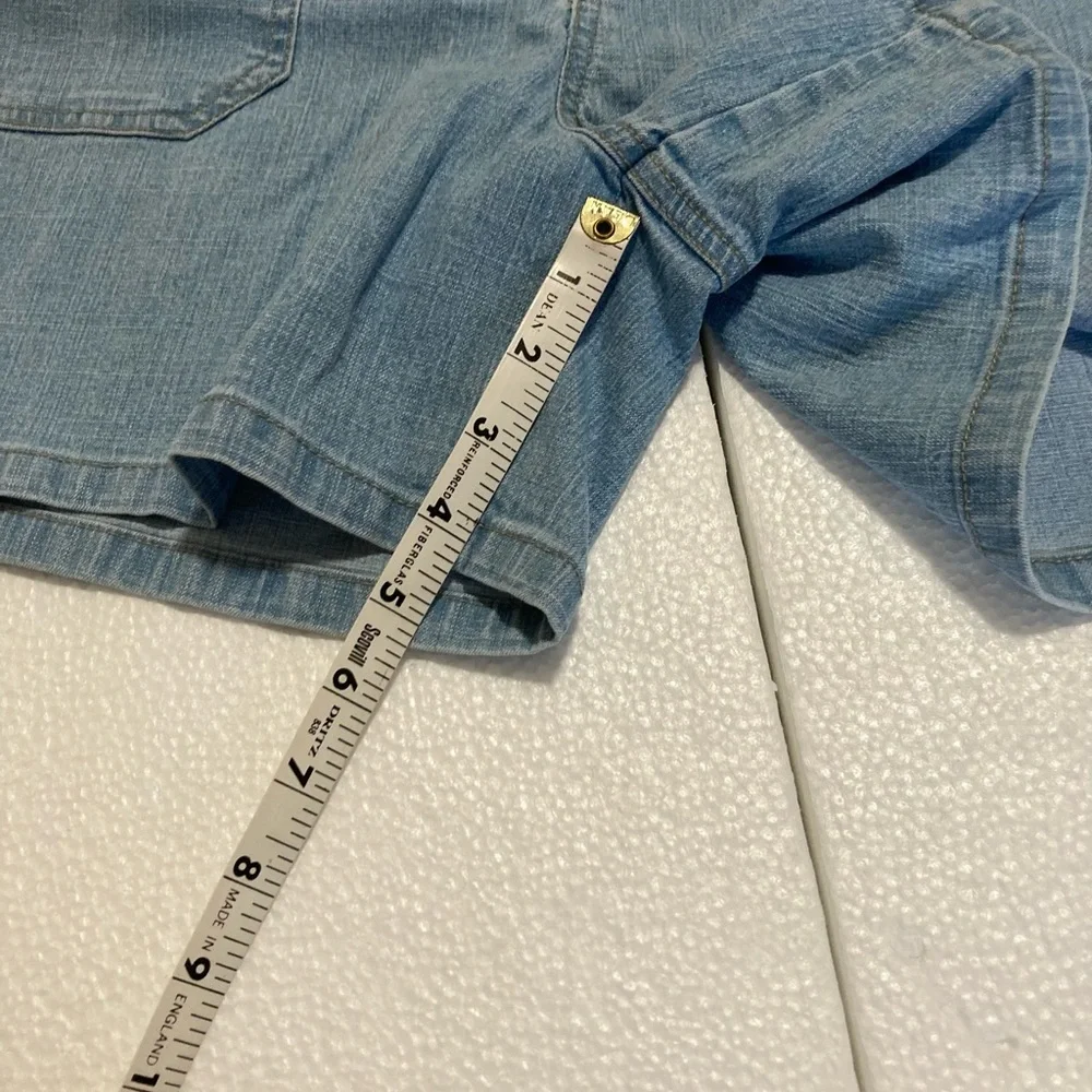 Gloria Vanderbilt women jean shorts Size 12 NWT - Picture 4 of 10